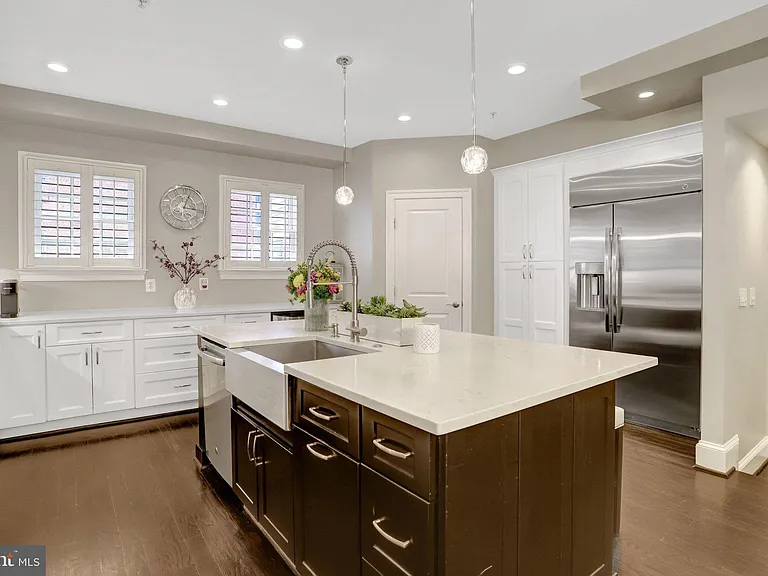 422 Pendleton St — Photo 11