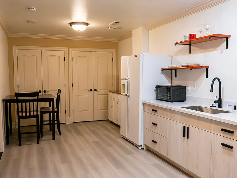 15517 Lake Shore Blvd NE — Photo 6