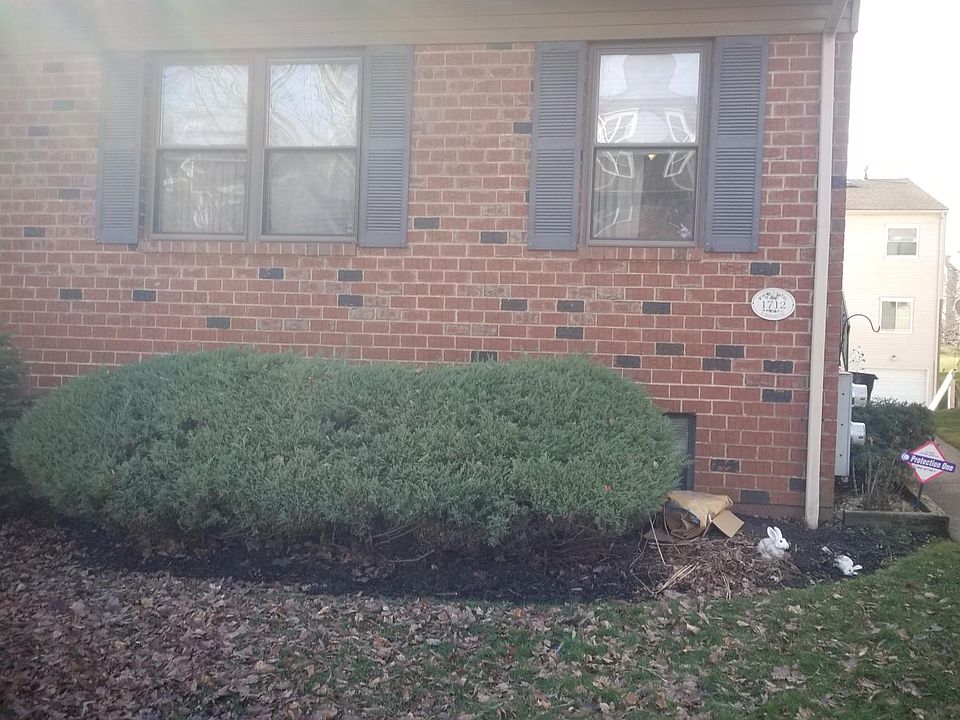 Front View - Unit Upstairs