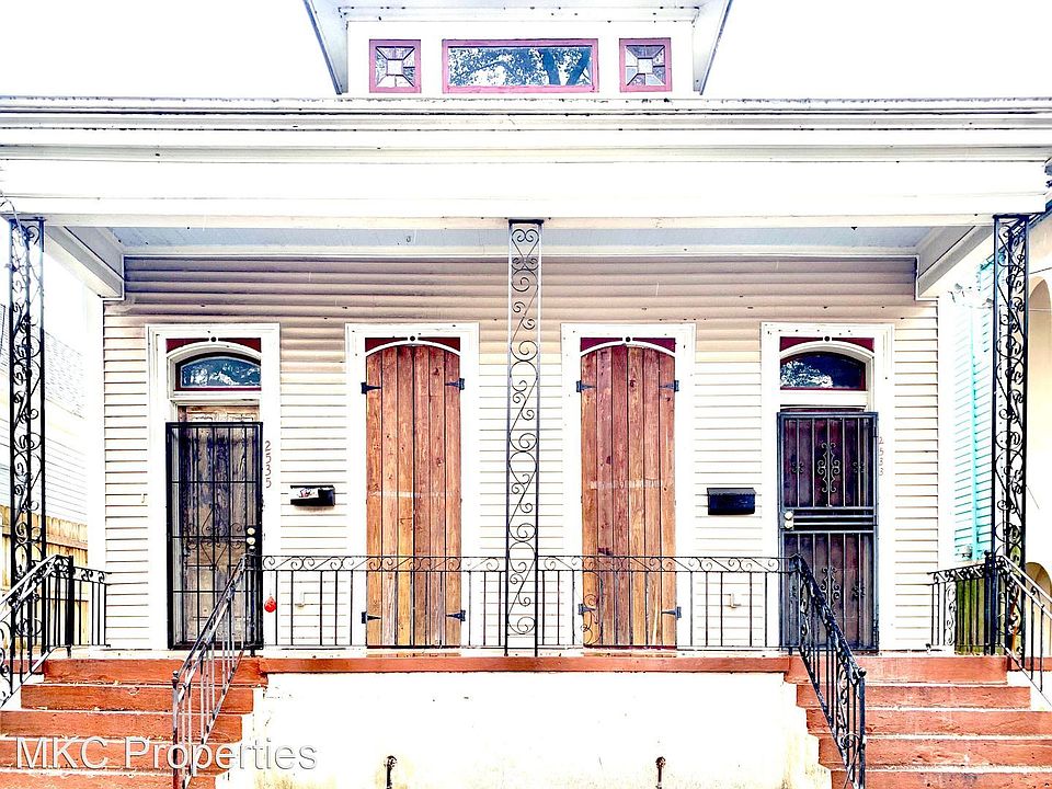 1st image of 2533 Banks St #2533