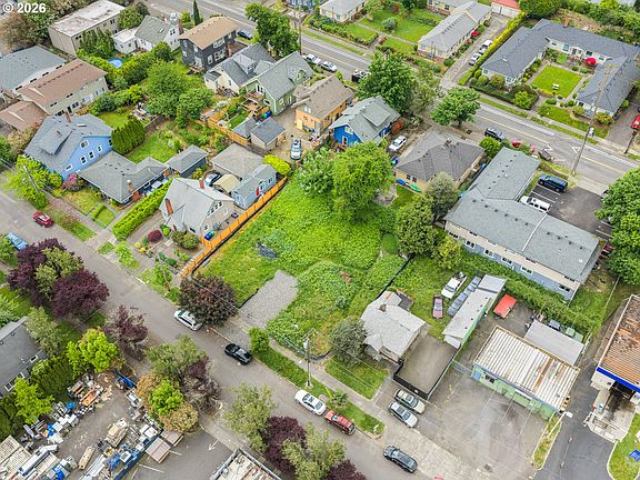 3rd image of 5205 SE 18th Ave