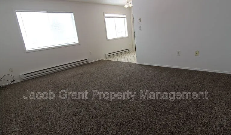 375 Golden St #3 — Photo 8