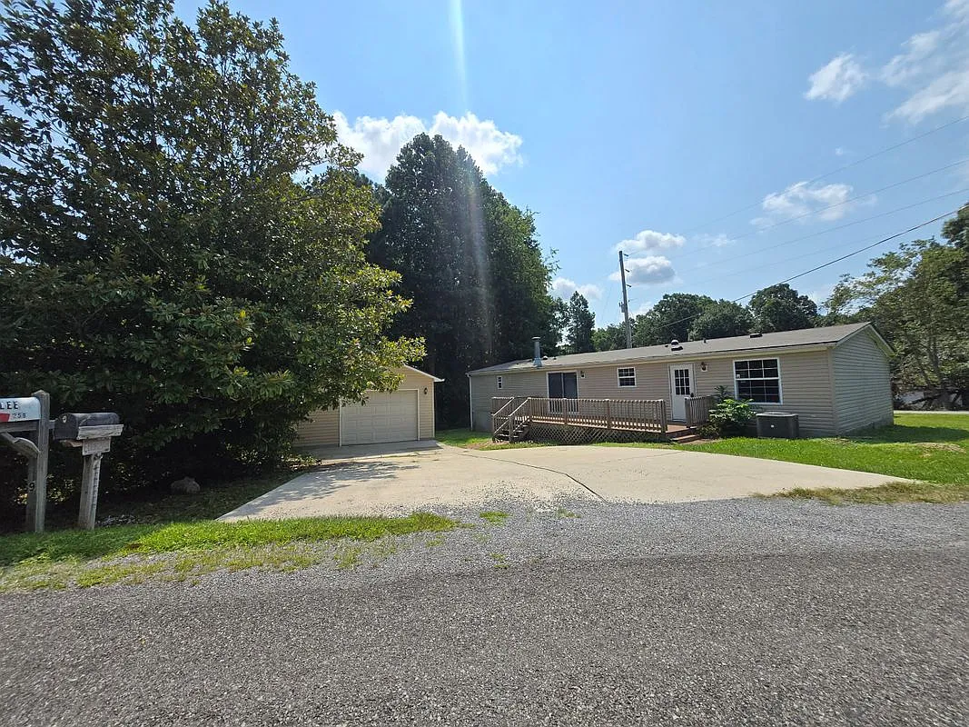 3 bed, 2.0 bath, 1512 sqft, $1,500 — Photo 3