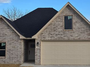 2122 Armstrong Ave, Port Neches, TX 77651