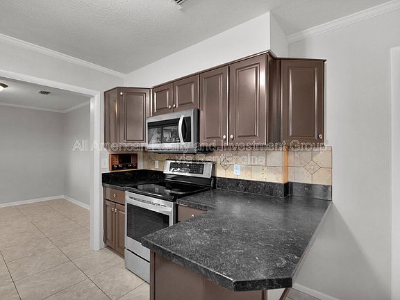 4th image of 20 Dogwood Ln