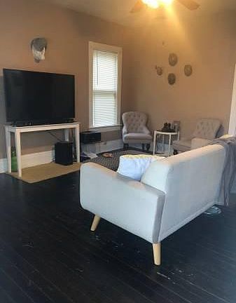4th image of 208 E Arsenal #1