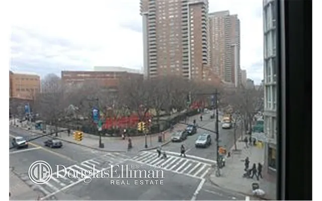 Rented by Douglas Elliman | media 25