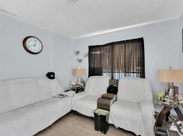 saint-petersburg-florida-81403882 picture