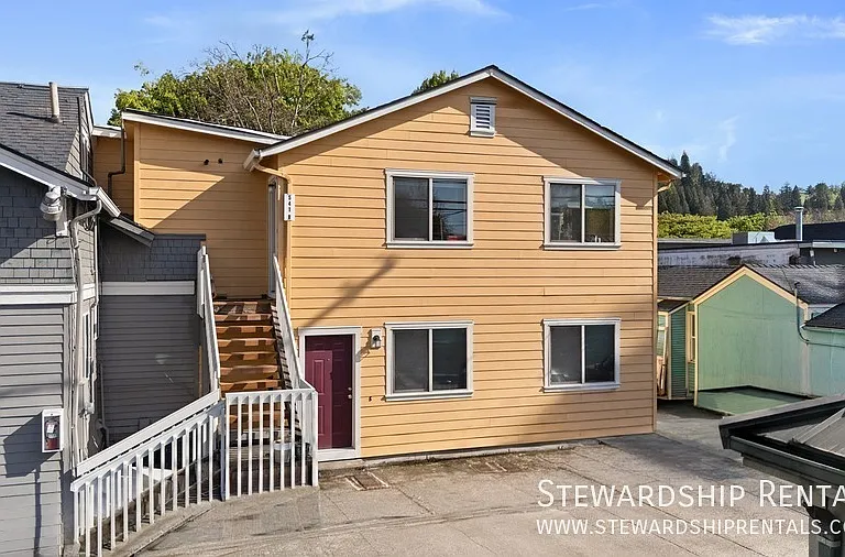 541 Lawrence St #B — Photo 1