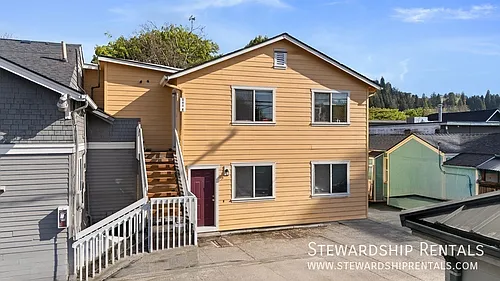 541 Lawrence St #B Photo 1