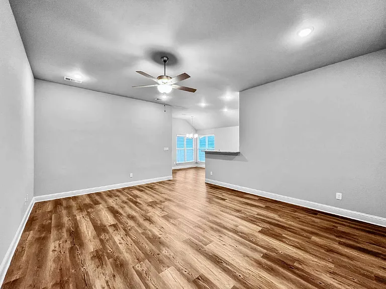 2812 Orchid Dr — Photo 3