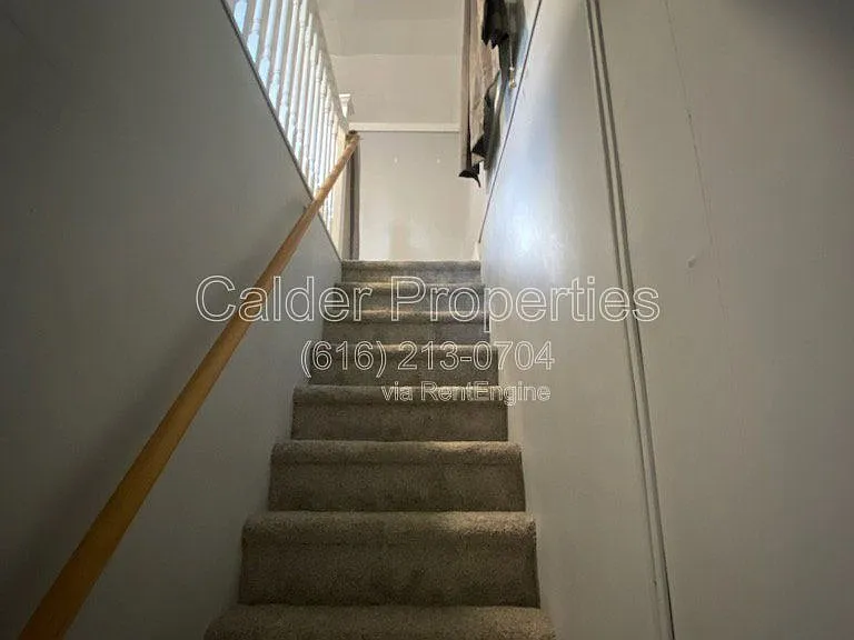 143 Page St NE #1 — Photo 12