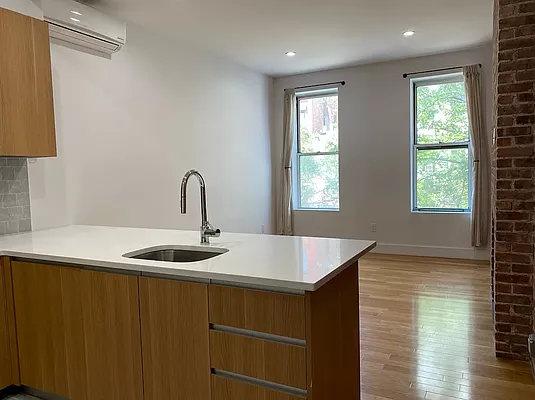 Rented by Michal Kuras, LREB | media 13