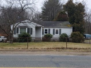 28 New Ludlow Rd, Granby, MA 01033