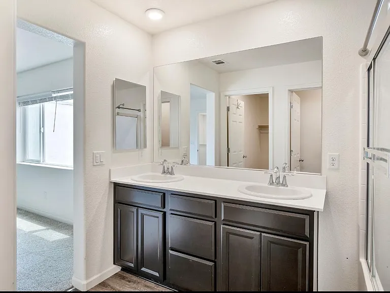 11030 International Dr — Photo 24
