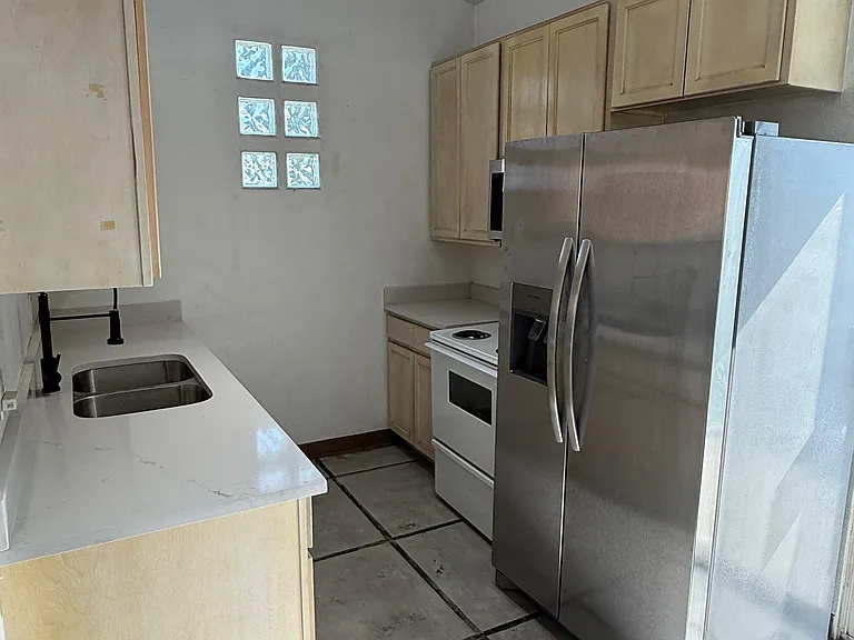 930 E Adelaide Dr #1 — Photo 7