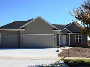 804 Ojibwe Path, Kewaskum, WI 53040