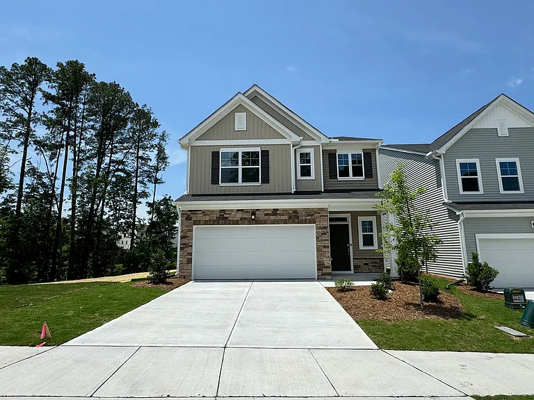 125 Red Robin Rd — Photo 2
