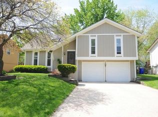 1737 W Normandy Dr, Olathe, KS 66061