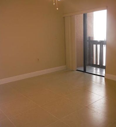 4th image of 1021 Mockingbird Ln APT 203