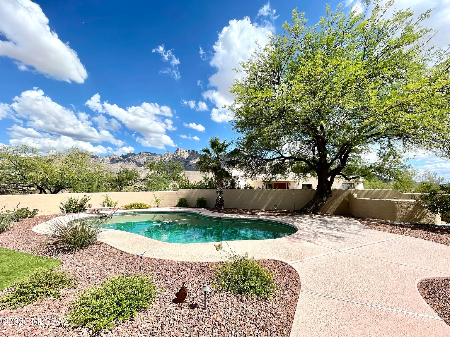 3 bed, 2.5 bath, 2537 sqft, $5,000 — Photo 3