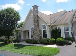 375 Shady Brook Dr, Langhorne, PA 19047