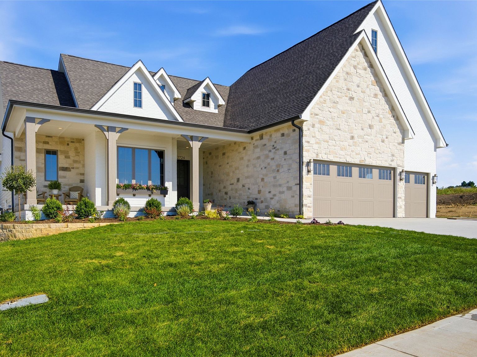 2724 Wakonda Dr