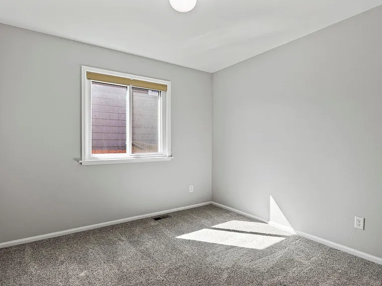 2067 Woodpark Dr — Photo 20