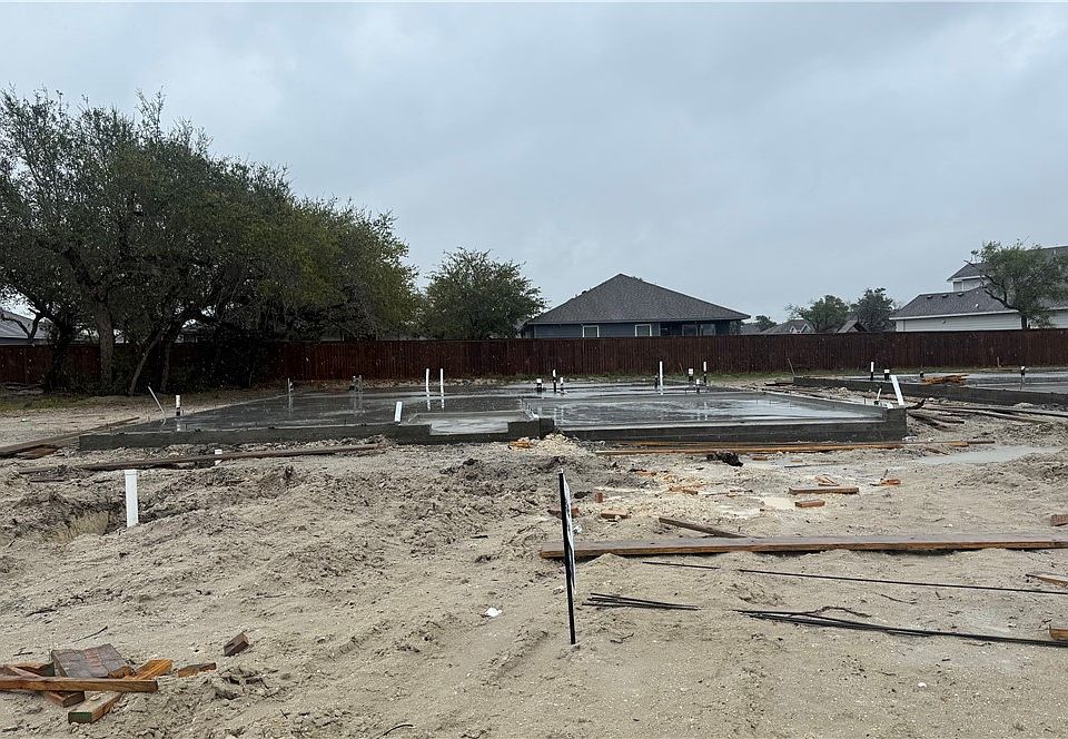 1st image of 173 Grenada Dr