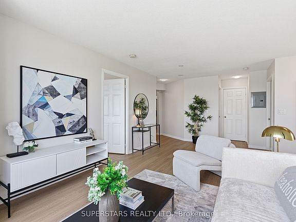 4th image of 23 Oneida Cres #1204