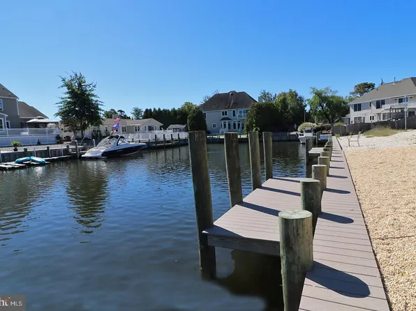 719 Roanoke Dr, Forked River, NJ 08731