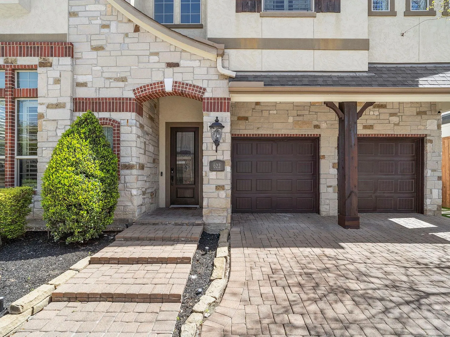 4 bed, 3.5 bath, 4722 sqft, $7,500 — Photo 2