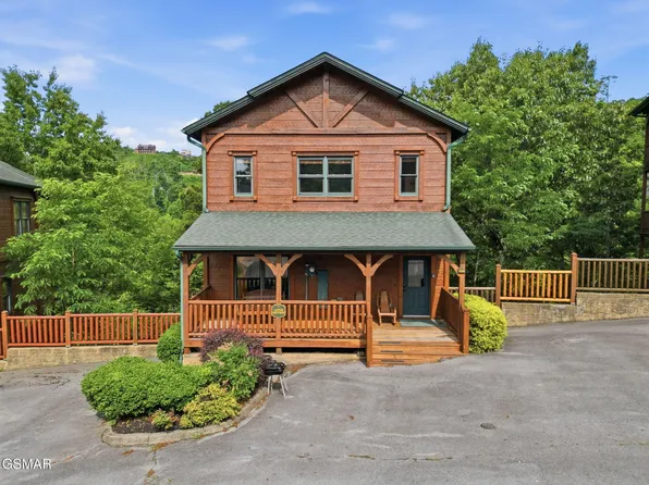 826 Great Smoky Way, Gatlinburg, TN 37738
