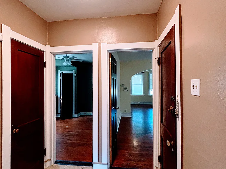 4922 Winona Ave #2 — Photo 3