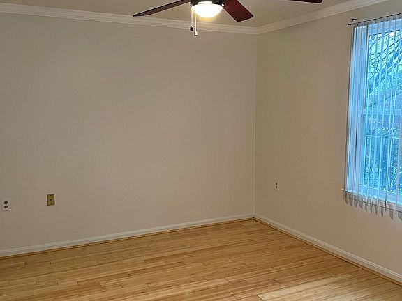 3rd image of 15302 Diamond Cove Ter APT 1-3