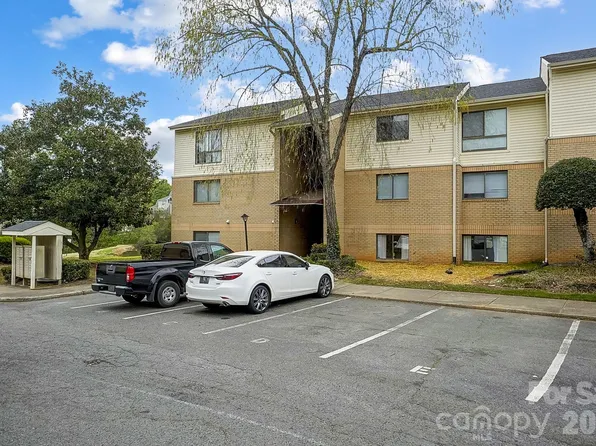 4816 Spring Lake Dr, Charlotte, NC 28212