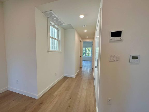 4th image of 2436 Greenwich St APT 2