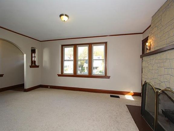 2nd image of 823 Pedretti Ave