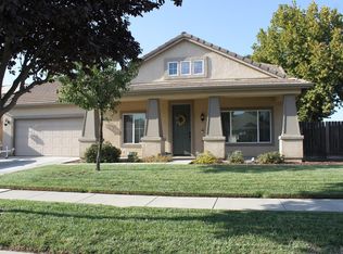 2072 W Rio Hondo Way, Hanford, CA 93230