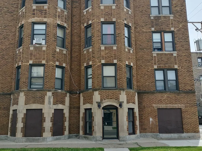 1741 W 80th St #3-1741-3 — Photo 1