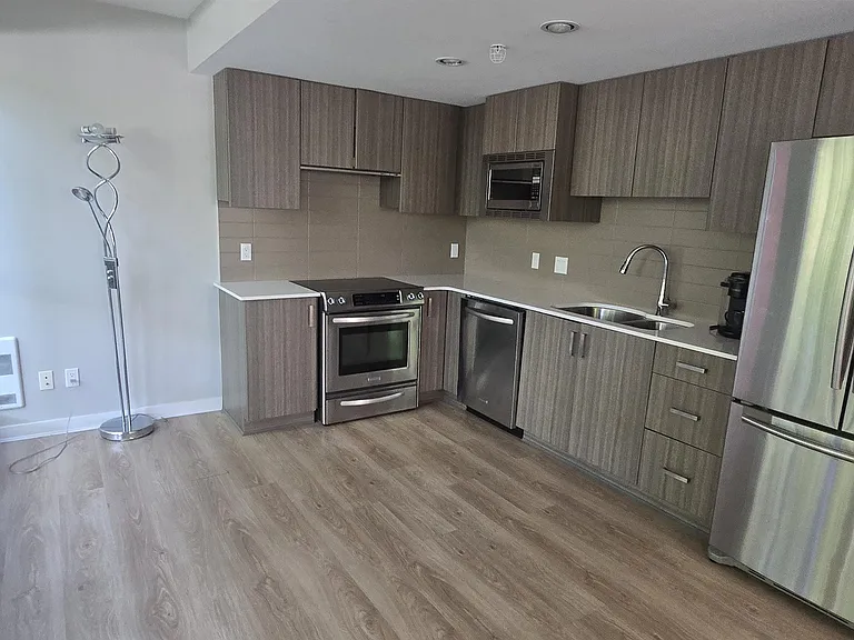 125 Columbia St #1205 — Photo 2