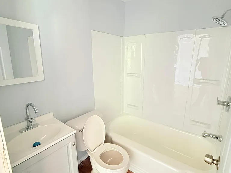 1624 Graves St — Photo 11