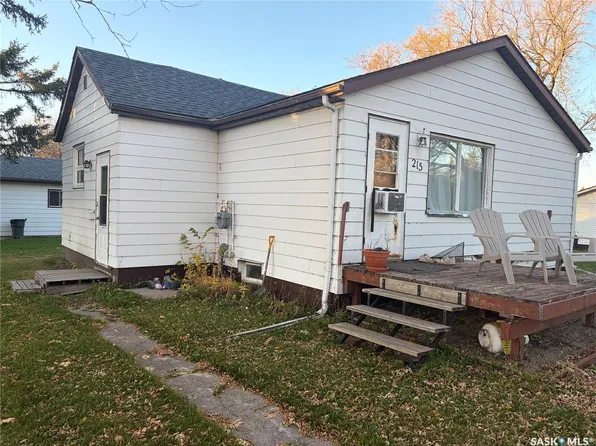 215 Indal St, Elfros, SK S0A 0V0