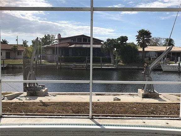 3rd image of 135 Bayshore Ct