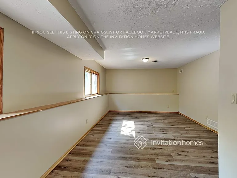 2337 Windsor Ln — Photo 8