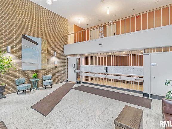 3rd image of 4444 N Knoxville Ave APT 303