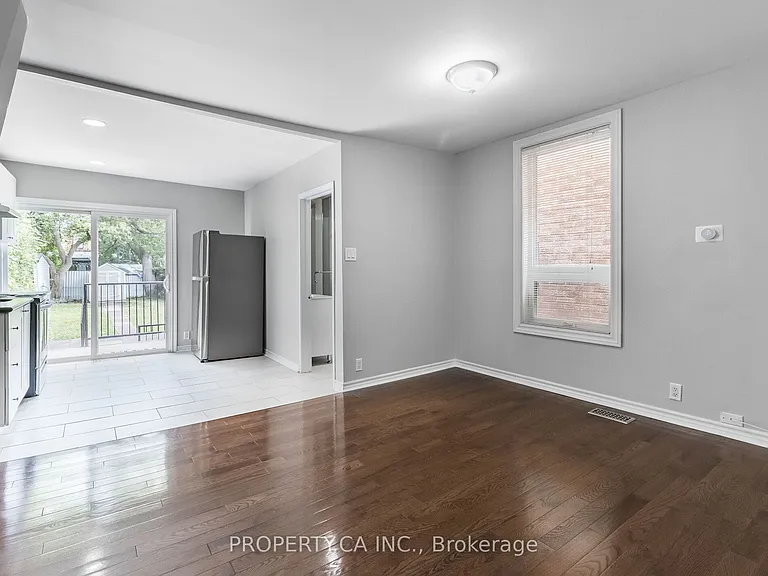 285 Bartlett Ave #MAIN — Photo 2