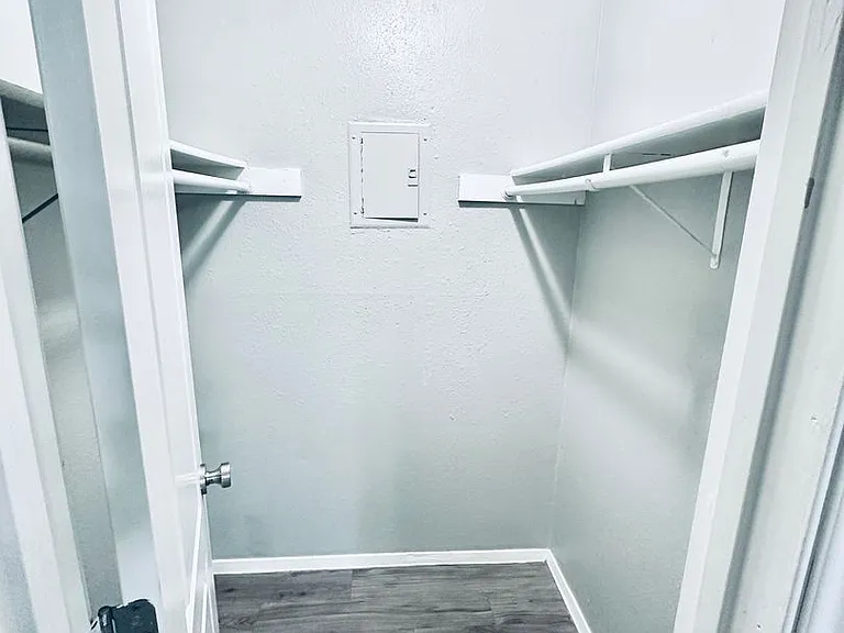 Awesome open Studio Apartments Close to Downtown — Photo 61