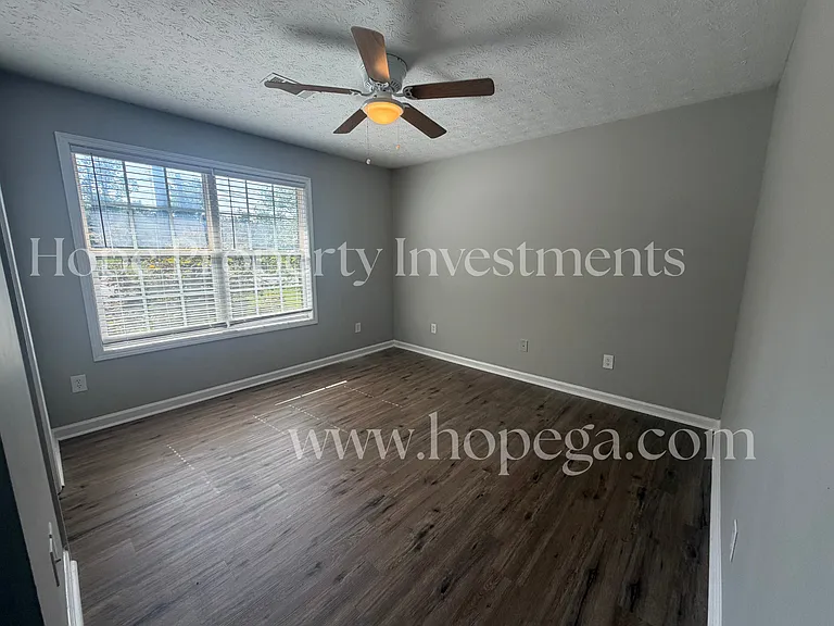 5 E Newnan Rd — Photo 13