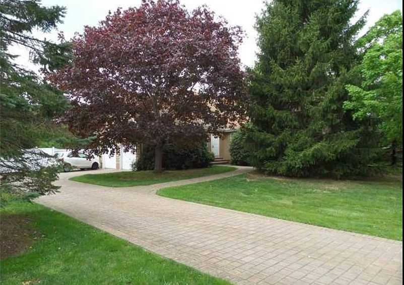 1st image of 16 Sunwood Dr
